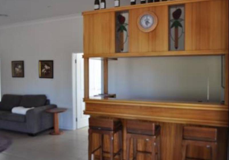 Отель Lambert Estate Retreat