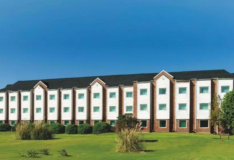 هتل Aeroparque Inn And Suites