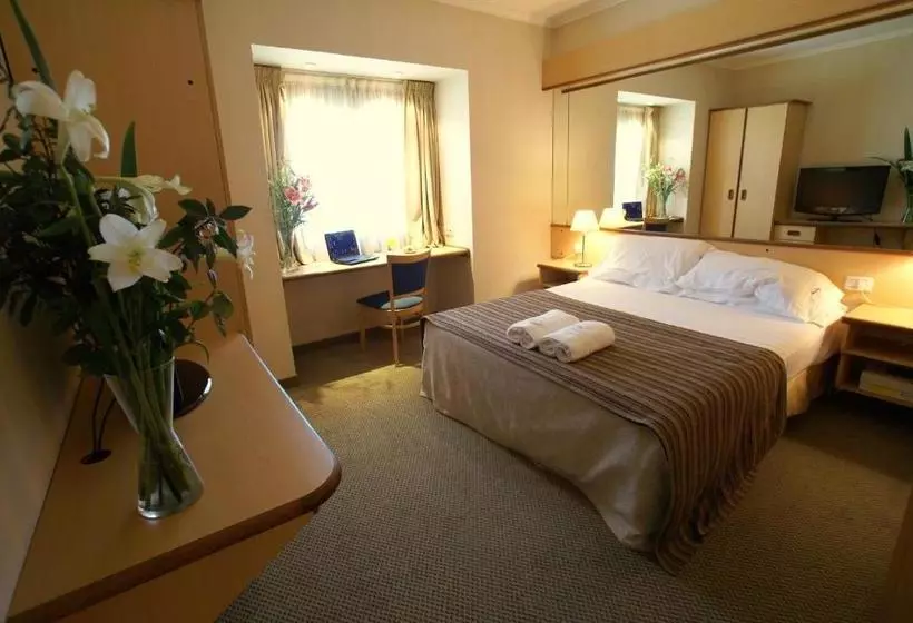 هتل Aeroparque Inn And Suites