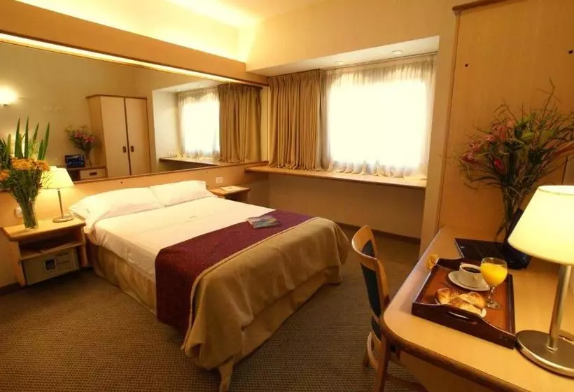 هتل Aeroparque Inn And Suites