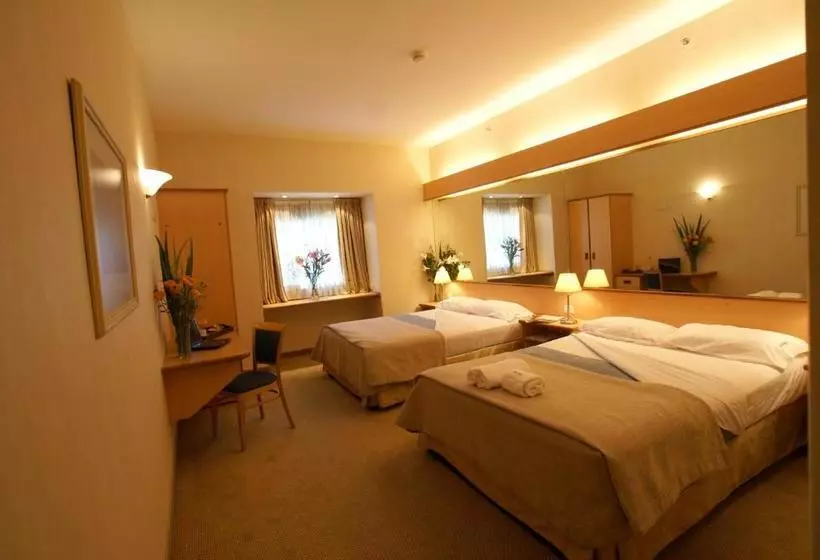 هتل Aeroparque Inn And Suites