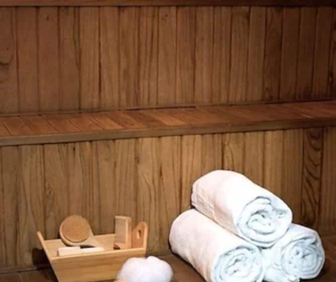 Argenta Tower Hotel & Suites