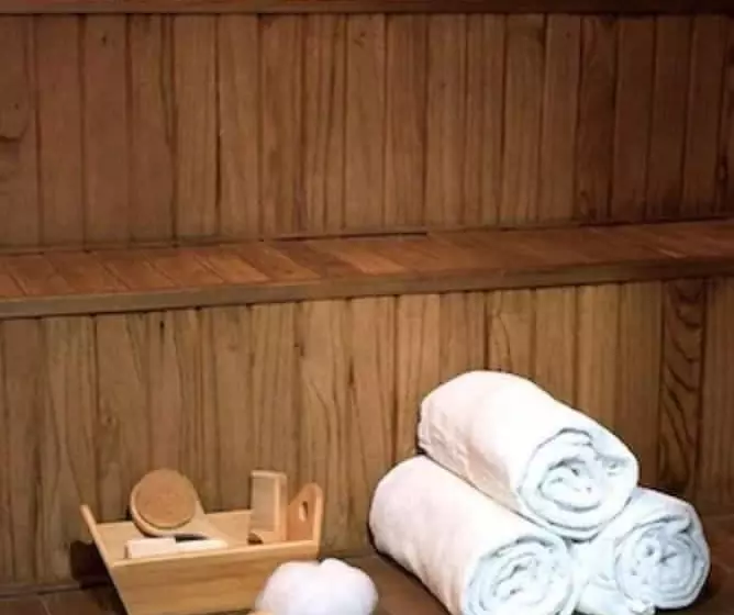 Argenta Tower Hotel & Suites