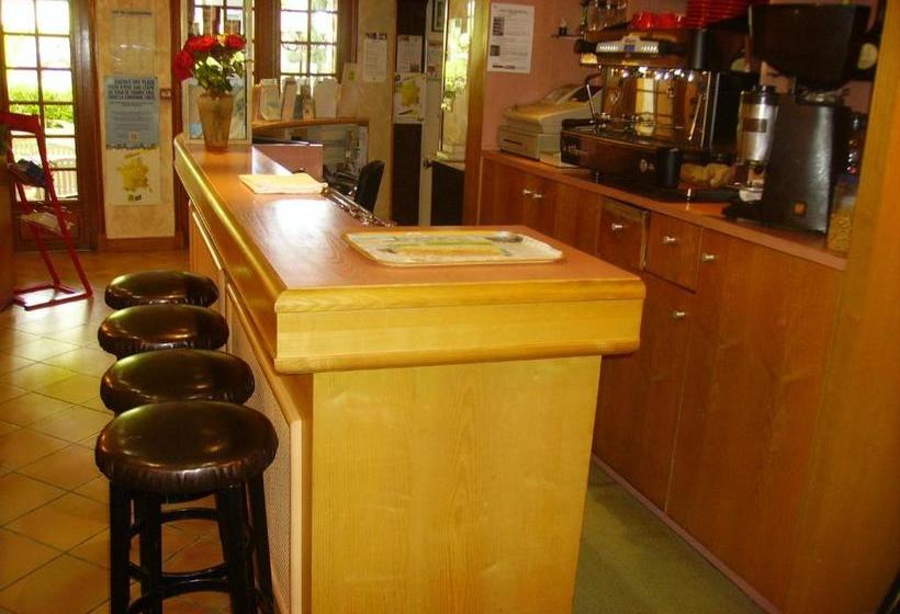 Отель Hôtel De France