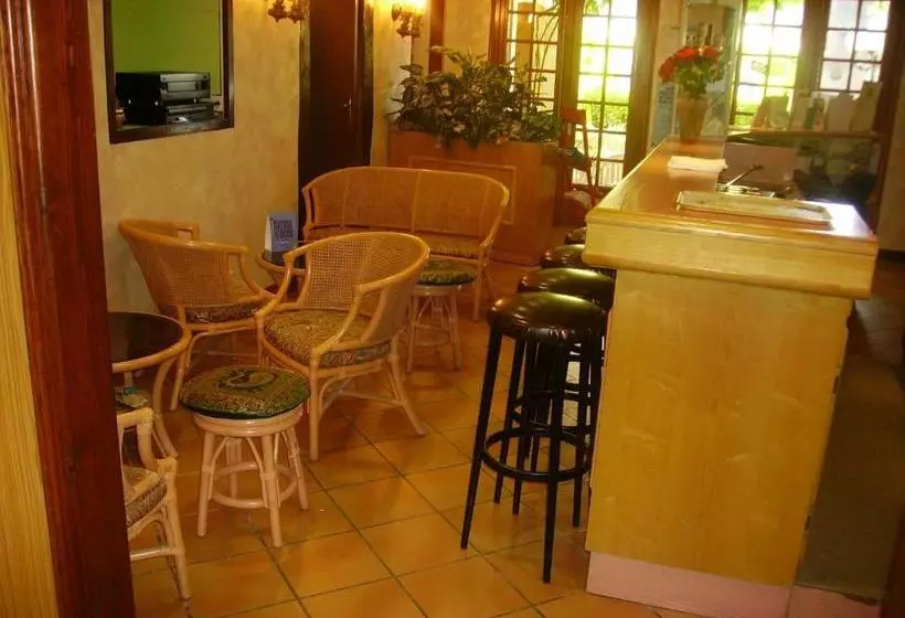 Отель Hôtel De France