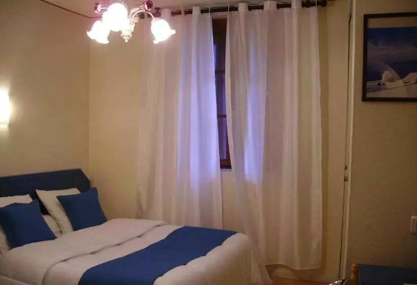 Отель Hôtel De France