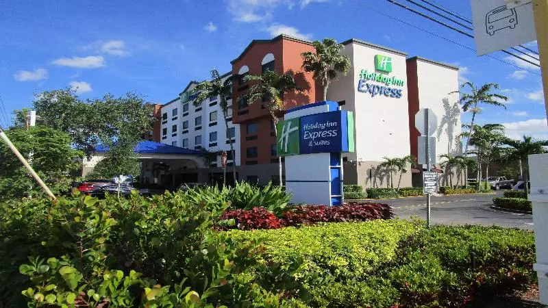 호텔 Holiday Inn Express And Suites Fort Lauderdale Airport West, An Ihg