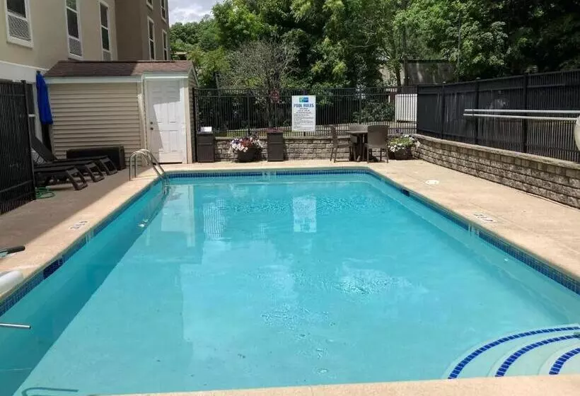 Holiday Inn Express Hotel & Suites Danbury   I 84 By Ihg