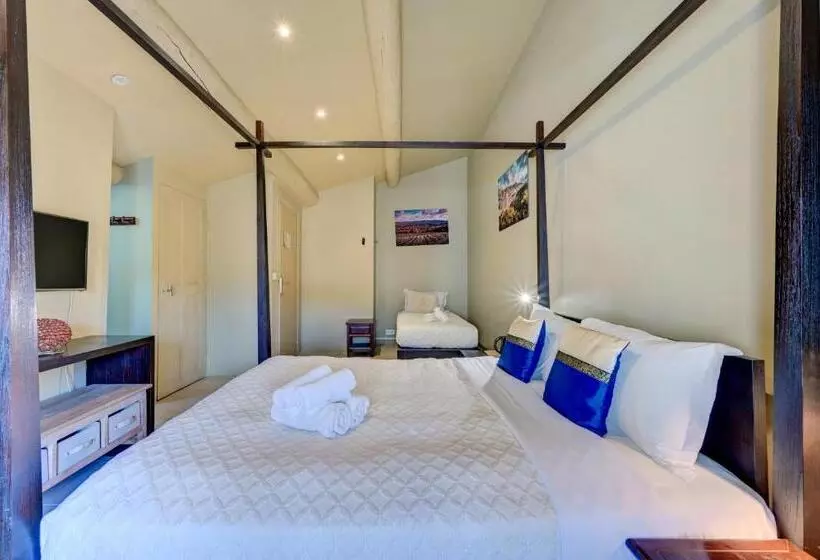 Отель Hostellerie Le Paradou