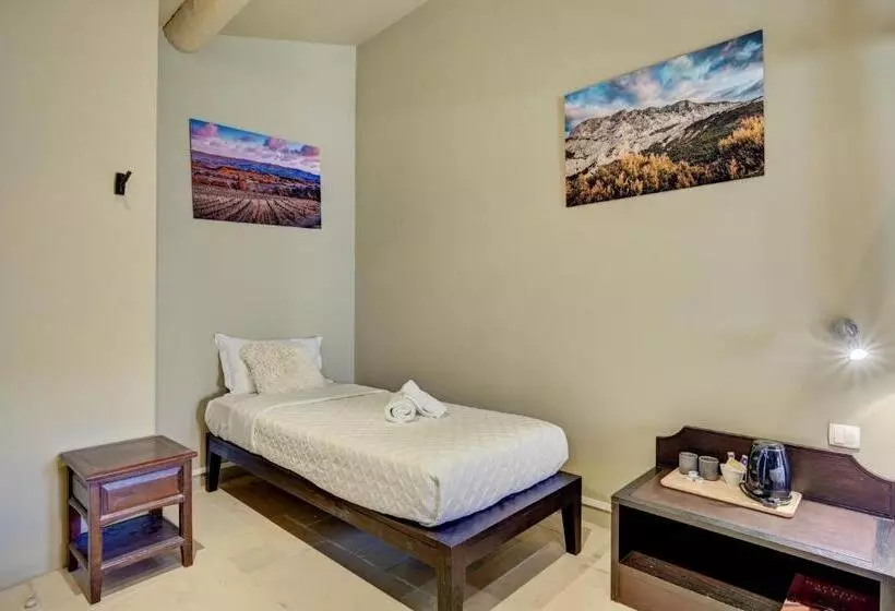 Отель Hostellerie Le Paradou