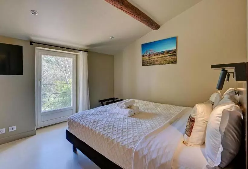 Отель Hostellerie Le Paradou