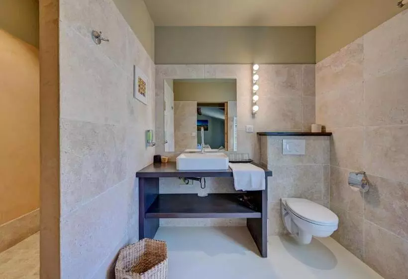 Отель Hostellerie Le Paradou