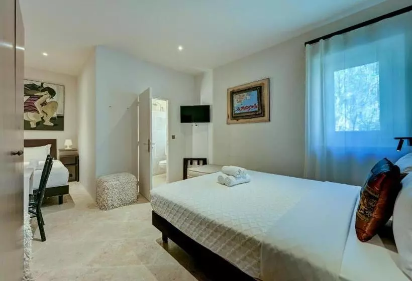 Отель Hostellerie Le Paradou