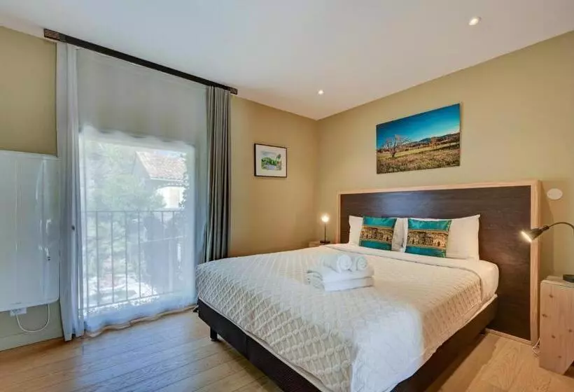 Отель Hostellerie Le Paradou