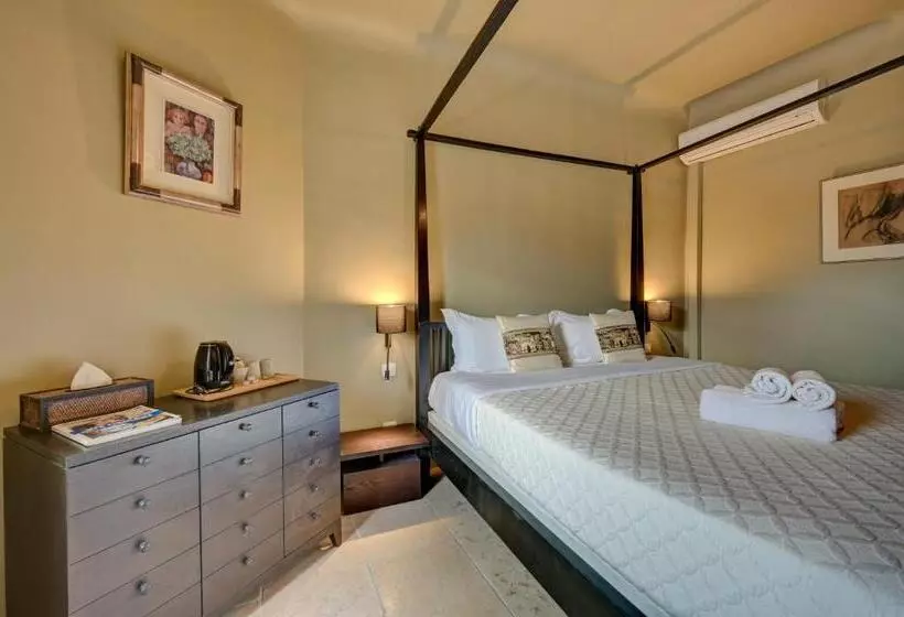 Отель Hostellerie Le Paradou