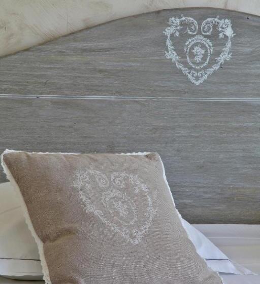 Отель Logis Hôtel Restaurant Le Lascaux