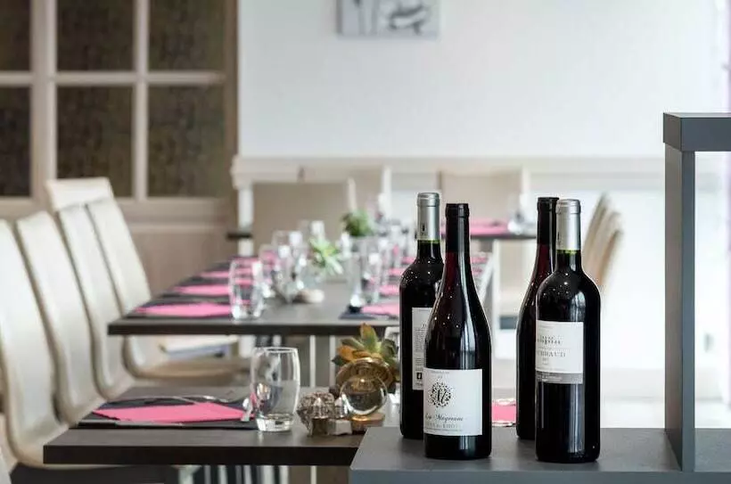 Отель Hôtel Restaurant L Evidence