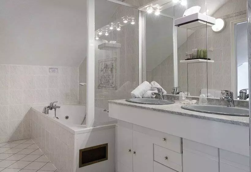 Отель Hôtel Restaurant L Evidence