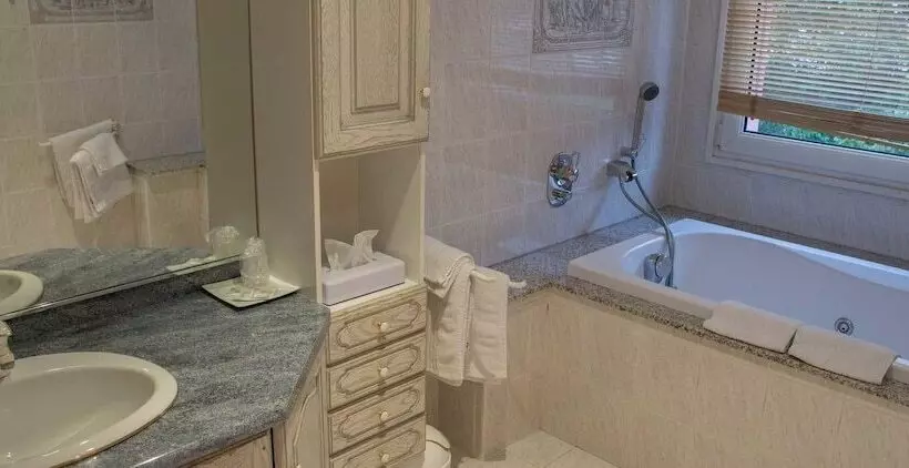 Отель Hôtel Restaurant L Evidence