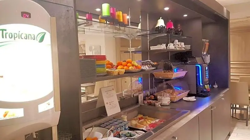 ホテル Hôtel Restaurant L Evidence