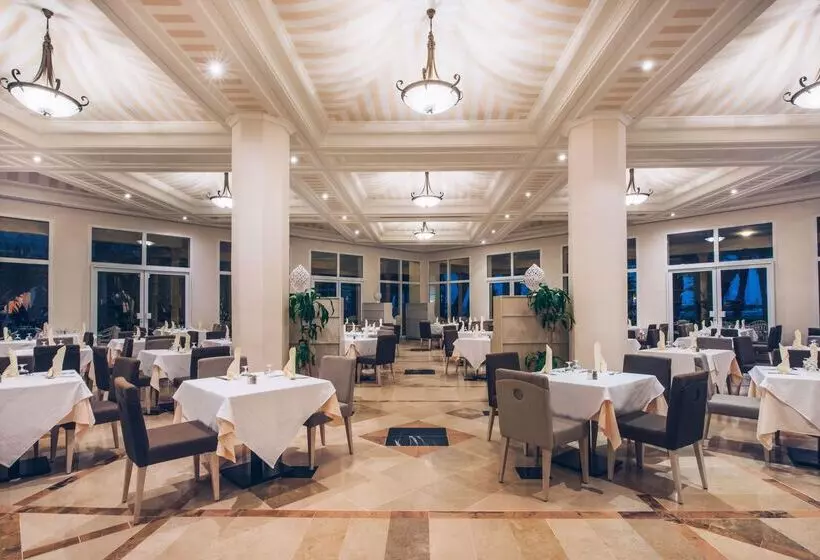 Отель Iberostar Waves Averroes