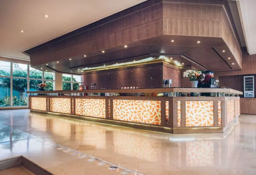 Отель Iberostar Waves Averroes