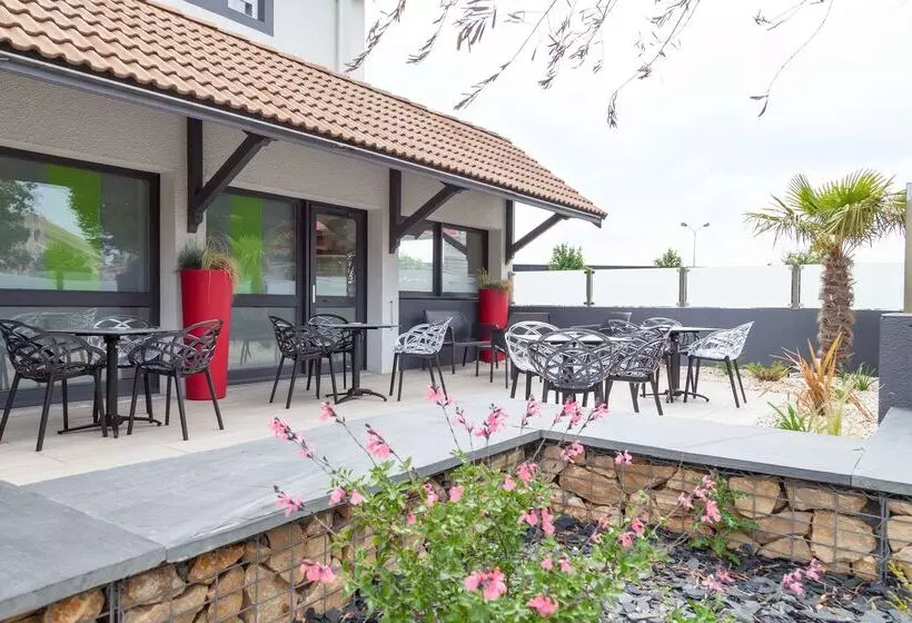 בית מלון כפרי Kyriad Niort Espace Mendesfrance