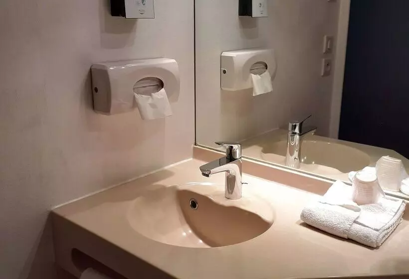 ホテル Kyriad Niort Espace Mendesfrance