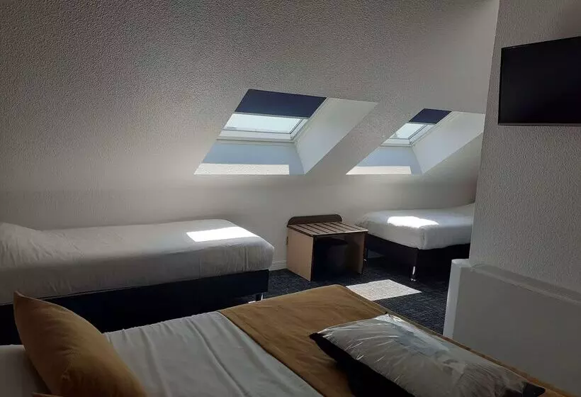 בית מלון כפרי Kyriad Niort Espace Mendesfrance