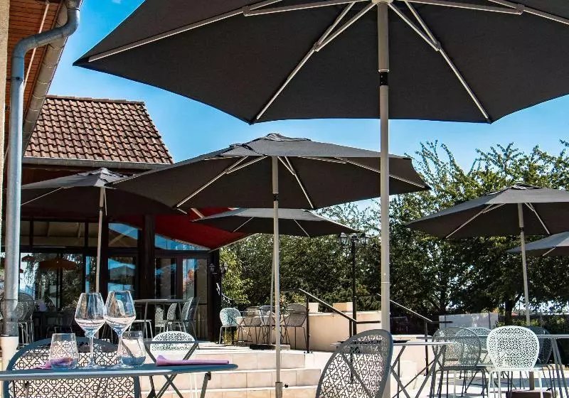 Отель Kyriad Nuits Saint Georges