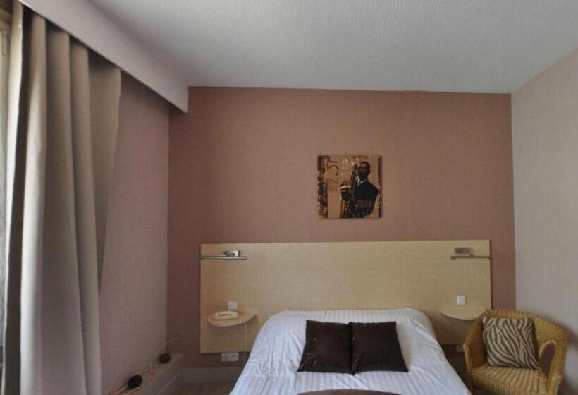 هتل Logis Hôtel Restaurant La Croix Couverte