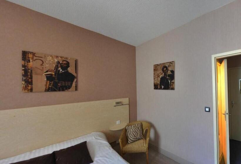 هتل Logis Hôtel Restaurant La Croix Couverte