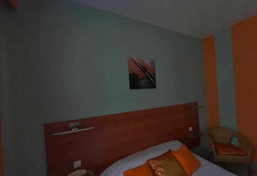 هتل Logis Hôtel Restaurant La Croix Couverte