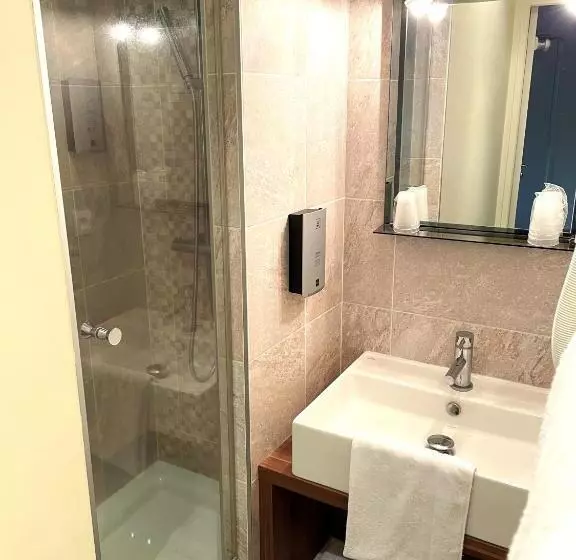 فندق Logis Hôtel Le Saint Florent