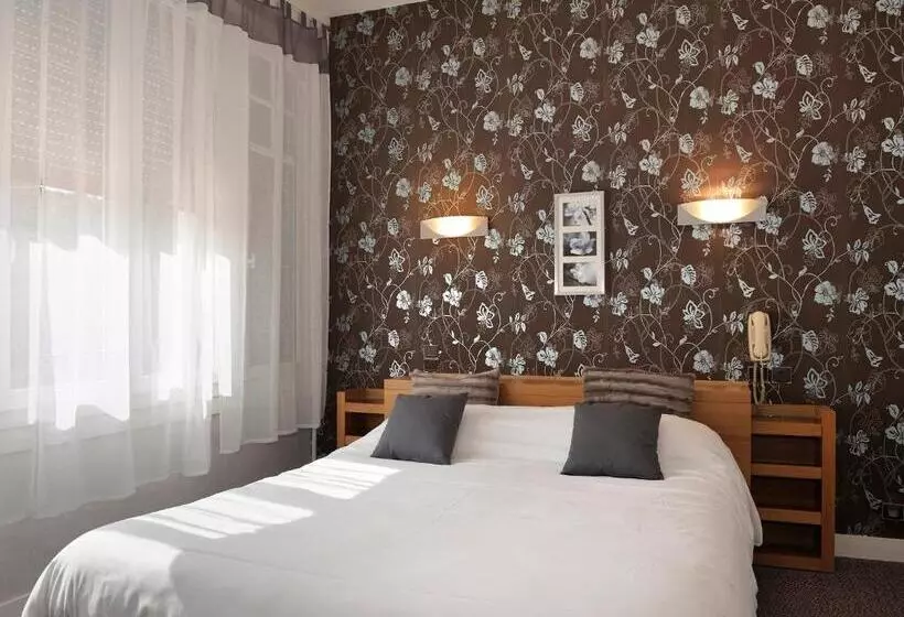 فندق Logis Hôtel Le Saint Florent