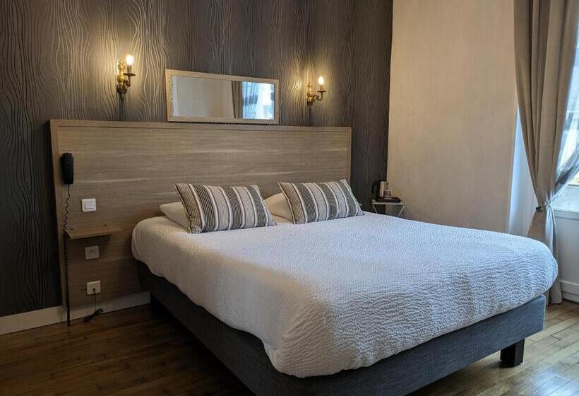 בית מלון כפרי Logis Hôtel Le Saint Florent