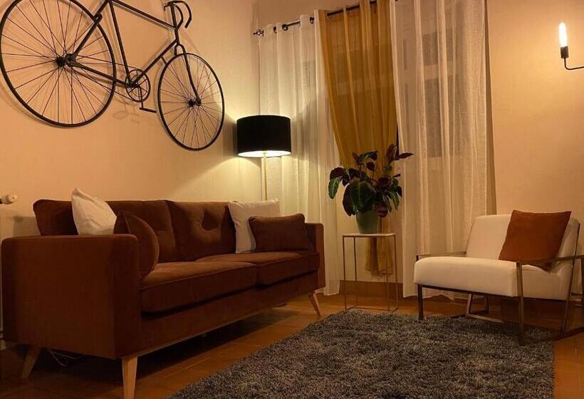 בית מלון כפרי Logis Hôtel Le Saint Florent