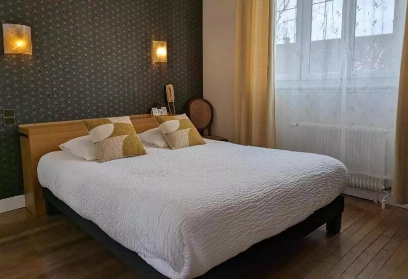 فندق Logis Hôtel Le Saint Florent