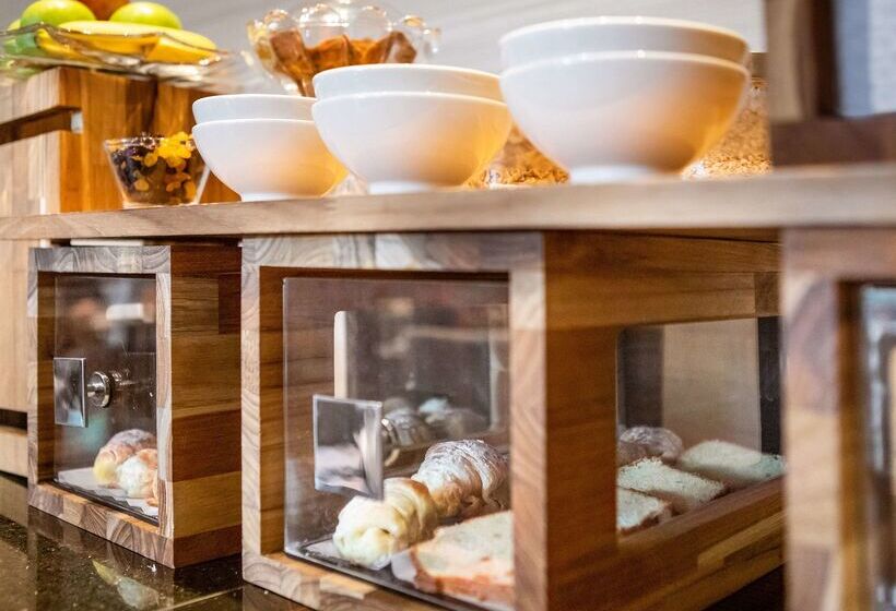 هتل Melia Jardim Europa