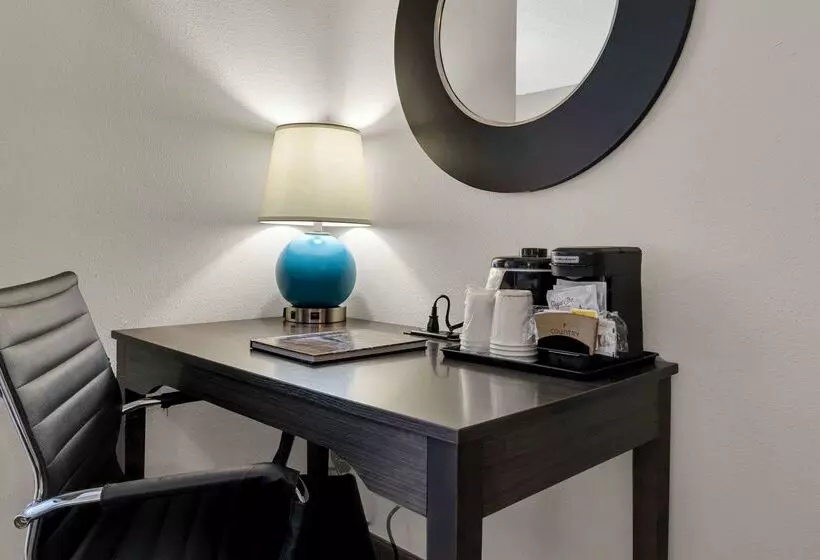 هتل Country Inn & Suites By Radisson Rehoboth Beach   Dewey