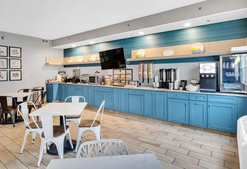 هتل Country Inn & Suites By Radisson Rehoboth Beach   Dewey