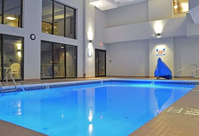 هتل Country Inn & Suites By Radisson Rehoboth Beach   Dewey