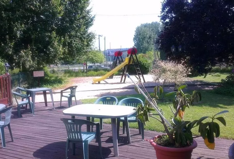 Отель Logis Hôtel Restaurant L Unique