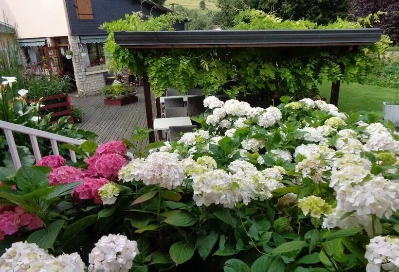 Отель Logis Hôtel Restaurant L Unique