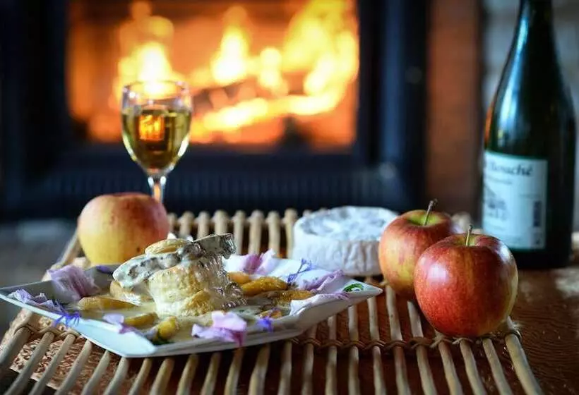 Отель Logis Hôtel Restaurant L Unique