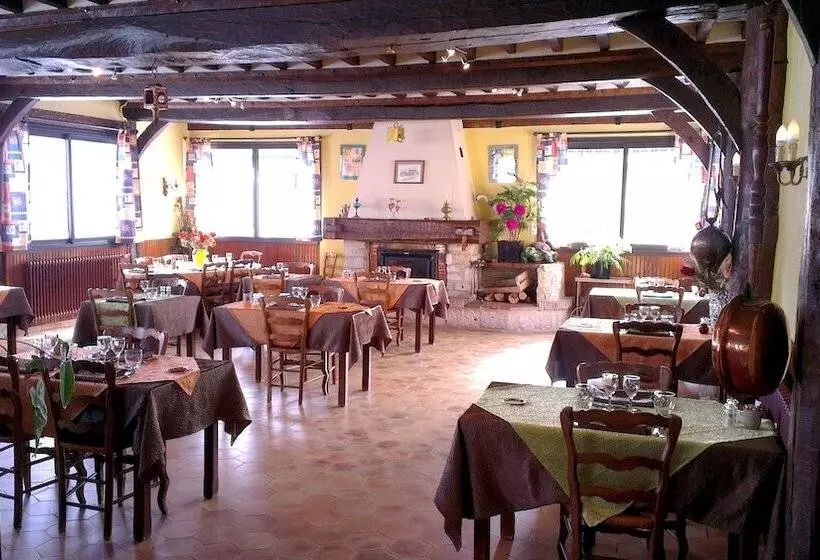 Отель Logis Hôtel Restaurant L Unique