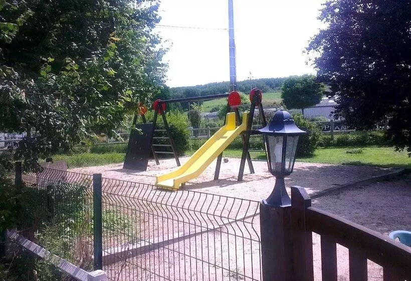 Отель Logis Hôtel Restaurant L Unique