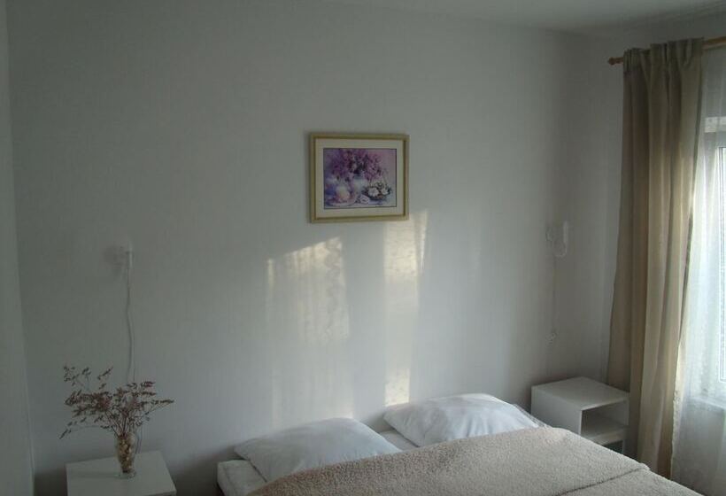 مبيت وإفطار Villapetra