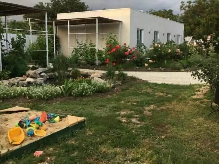 تختخواب و صبحانه Villapetra