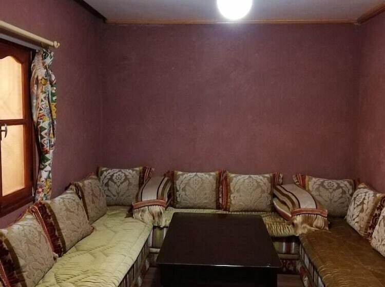 簡易ホテル Hagounia